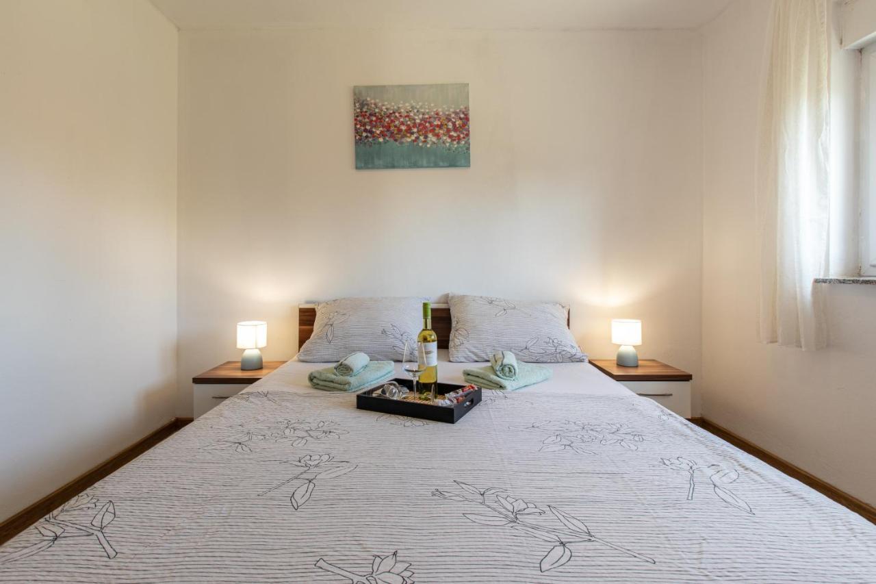 Apartmán Lucija Lovinac  Exteriér fotografie