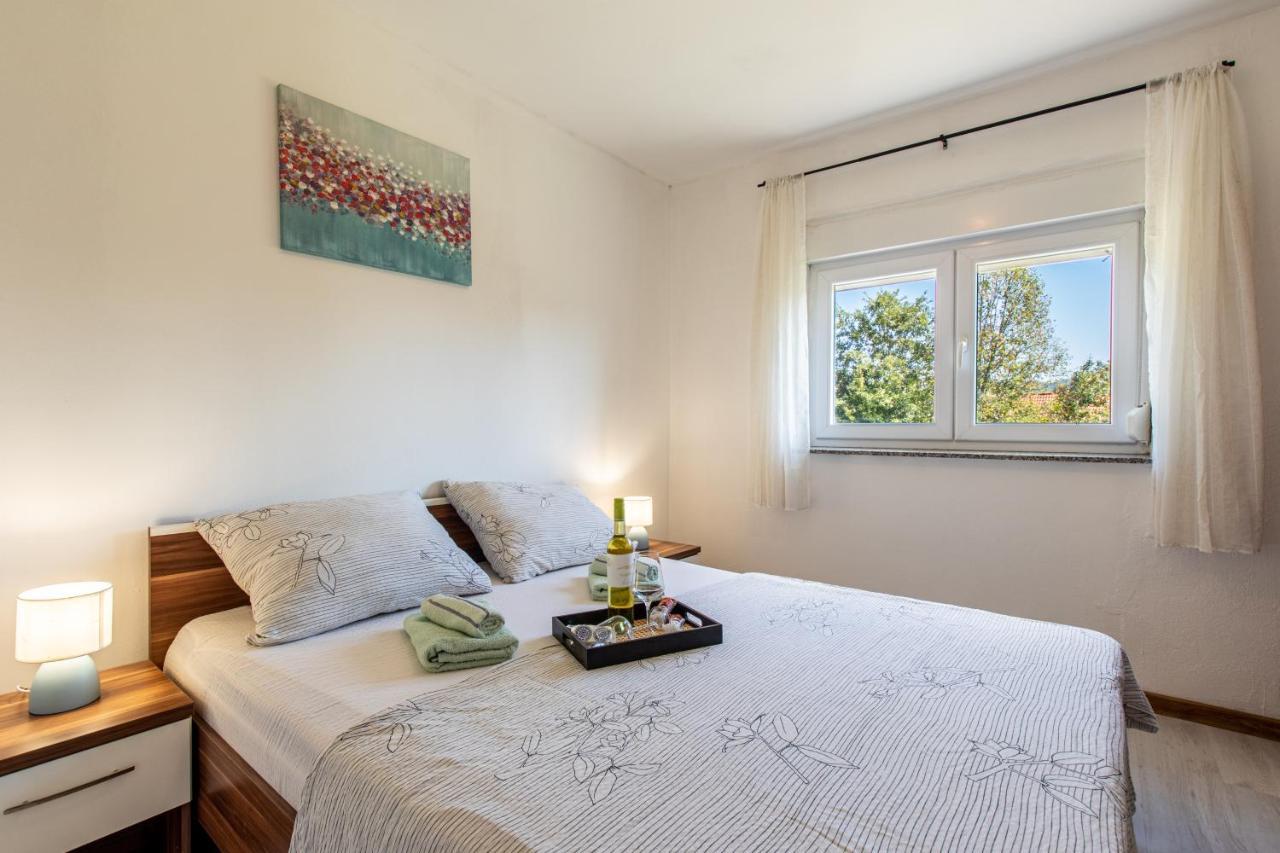 Apartmán Lucija Lovinac  Exteriér fotografie